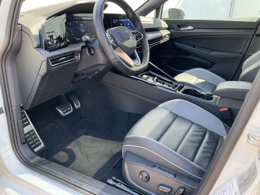 Volkswagen Golf 1.4 259pk eHybrid GTE Pano Leer Stoelverw+Ventilatie Memory Carplay Adap.Cruise BOMVOL! ActivLease financial lease