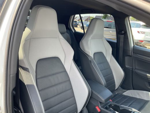 Volkswagen Golf 1.4 259pk eHybrid GTE Pano Leer Stoelverw+Ventilatie Memory Carplay Adap.Cruise BOMVOL! ActivLease financial lease