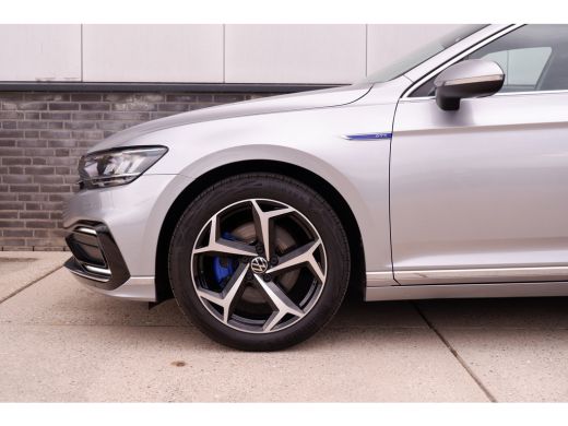 Volkswagen Passat Variant 1.4 TSI PHEV GTE Business | Pano | Elek. Trekhaak | Carplay | LED | Camera | Navi | Alcan... ActivLease financial lease