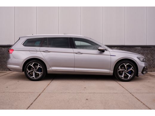 Volkswagen Passat Variant 1.4 TSI PHEV GTE Business | Pano | Elek. Trekhaak | Carplay | LED | Camera | Navi | Alcan... ActivLease financial lease