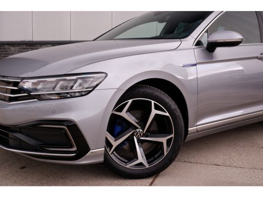 Volkswagen Passat Variant 1.4 TSI PHEV GTE Business | Pano | Elek. Trekhaak | Carplay | LED | Camera | Navi | Alcan... ActivLease financial lease