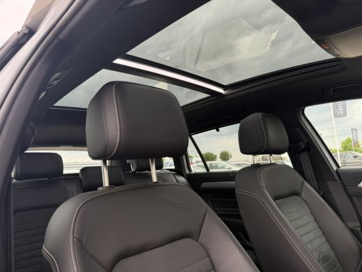 Volkswagen Passat Variant 1.4 TSI PHEV GTE Business | Pano | Elek. Trekhaak | Carplay | LED | Camera | Navi | Alcan... ActivLease financial lease