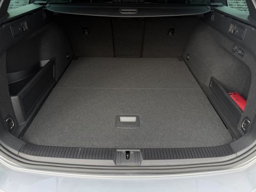 Volkswagen Passat Variant 1.4 TSI PHEV GTE Business | Pano | Elek. Trekhaak | Carplay | LED | Camera | Navi | Alcan... ActivLease financial lease