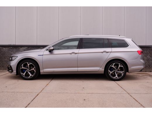 Volkswagen Passat Variant 1.4 TSI PHEV GTE Business | Pano | Elek. Trekhaak | Carplay | LED | Camera | Navi | Alcan... ActivLease financial lease