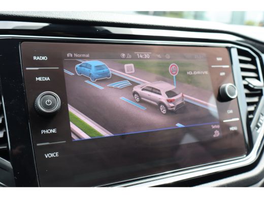 Volkswagen T-Roc 1.5 TSI Sport 149PK AUTOMAAT | Achteruitrijcamera | Airco (automatisch) | Apple Carplay/Android A... ActivLease financial lease