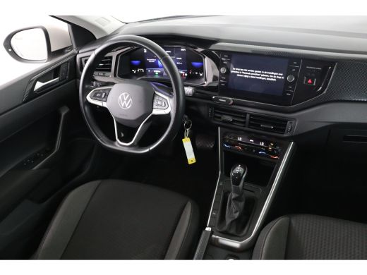 Volkswagen Taigo 1.0 TSI Life Automaat | Camera | Stoelverwarming | Parkeersensoren Voor & Achter | Apple Carplay ... ActivLease financial lease
