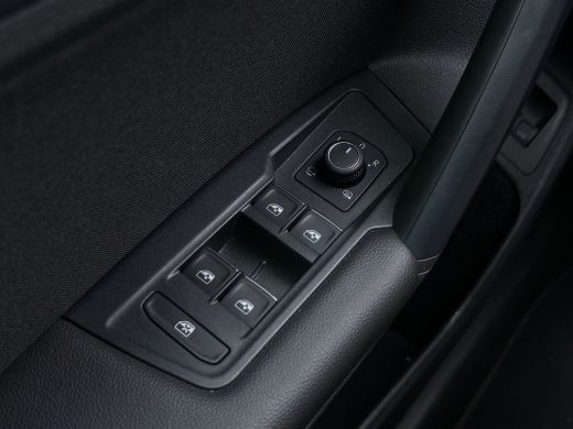 Volkswagen Tiguan 1.4 TSI eHybrid Business+ 245pk | Adap. Cruise Control | Pano | Winterpack | CarPlay | I.Q. Light | ActivLease financial lease
