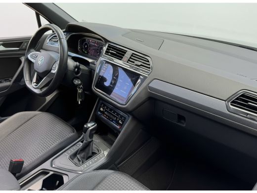 Volkswagen Tiguan e-Hybrid 245PK DSG LIFE VIRTUAL/PANORAMADAK/TREKHAAK/HEAD-UP EL KLEP ActivLease financial lease