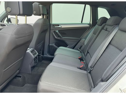 Volkswagen Tiguan e-Hybrid 245PK DSG LIFE VIRTUAL/PANORAMADAK/TREKHAAK/HEAD-UP EL KLEP ActivLease financial lease