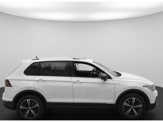 Volkswagen Tiguan e-Hybrid 245PK DSG LIFE VIRTUAL/PANORAMADAK/TREKHAAK/HEAD-UP EL KLEP ActivLease financial lease