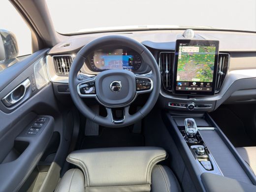 Volvo  XC60 2.0 T8 Plug-in hybrid AWD Ultra Black Edition Exec | Trekhaak | 22'' Velgen | Extra getint glas |... ActivLease financial lease
