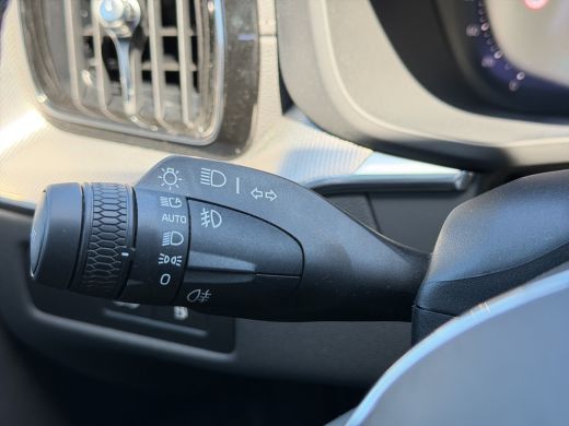 Volvo  XC60 2.0 T8 Plug-in hybrid AWD Ultra Black Edition Exec | Trekhaak | 22'' Velgen | Extra getint glas |... ActivLease financial lease