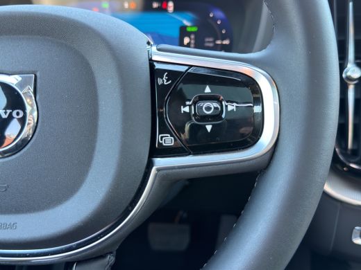Volvo  XC60 2.0 T8 Plug-in hybrid AWD Ultra Black Edition Exec | Trekhaak | 22'' Velgen | Extra getint glas |... ActivLease financial lease