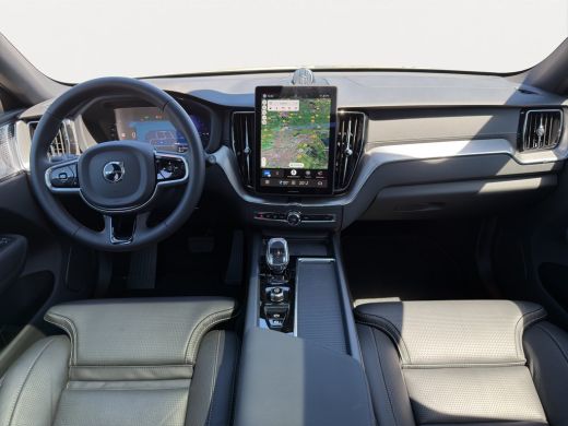Volvo  XC60 2.0 T8 Plug-in hybrid AWD Ultra Black Edition Exec | Trekhaak | 22'' Velgen | Extra getint glas |... ActivLease financial lease