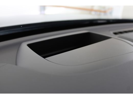 Volvo  XC60 T8 455PK Ultra Black Edition | Luchtvering | B&W audio | Contourstoelen | Trekhaak | Priv glas ActivLease financial lease