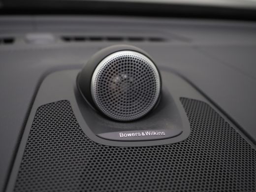 Volvo  XC60 T8 455PK Ultra Black Edition | Luchtvering | B&W audio | Contourstoelen | Trekhaak | Priv glas ActivLease financial lease