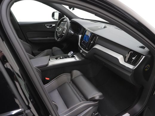 Volvo  XC60 T8 455PK Ultra Black Edition | Luchtvering | B&W audio | Contourstoelen | Trekhaak | Priv glas ActivLease financial lease