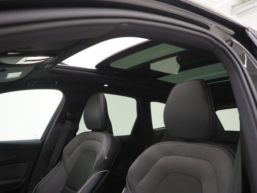 Volvo  XC60 T8 455PK Ultra Black Edition | Luchtvering | B&W audio | Contourstoelen | Trekhaak | Priv glas ActivLease financial lease
