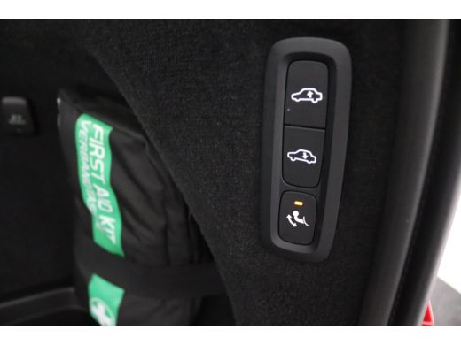 Volvo  XC90 T8 Plug-in hybrid AWD Ultra Dark | Luchtvering | Trekhaak | Harman/Kardon | Stoelventilatie | Mas... ActivLease financial lease