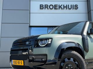 Land Rover Defender 110 P300e Trophy Edition Keswick Green | El. trekhaak | Koelbox | Koel/verwarmbare voorstoelen | ...
