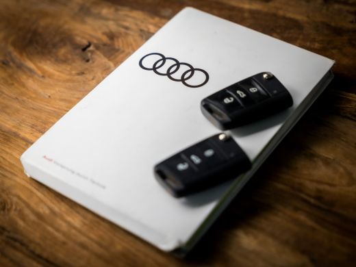 Audi A1 Sportback Sportback 25 TFSI Epic Sport (GROOT NAVI, APPLE CARPLAY, ZWART HEMEL, GETINT GLAS, SPORTSTOELEN, ... ActivLease financial lease