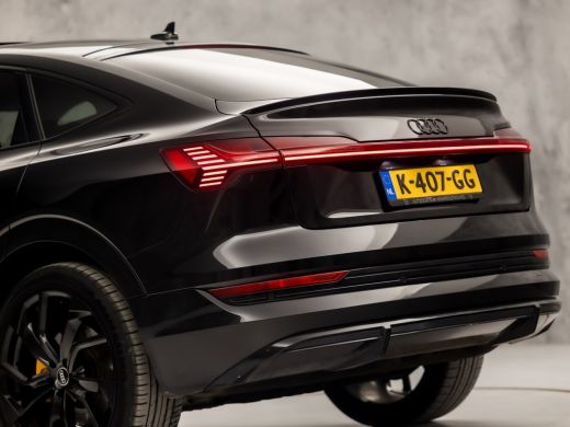 Audi e-tron 50 quattro 71 kWh S-Line Sport 313Pk Automaat (PANORAMADAK, LUCHTVERING, APPLE CARPLAY, GROOT NAV... ActivLease financial lease