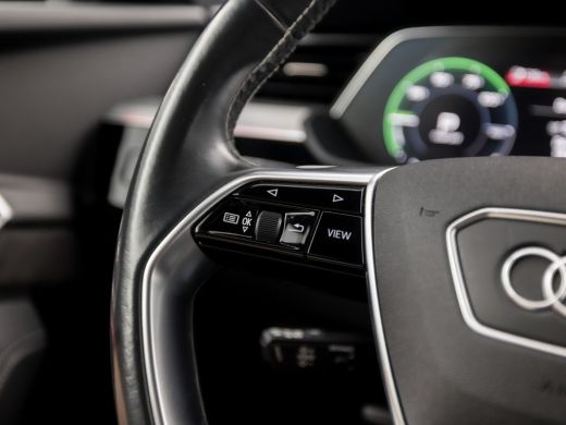 Audi e-tron 50 quattro 71 kWh S-Line Sport 313Pk Automaat (PANORAMADAK, LUCHTVERING, APPLE CARPLAY, GROOT NAV... ActivLease financial lease
