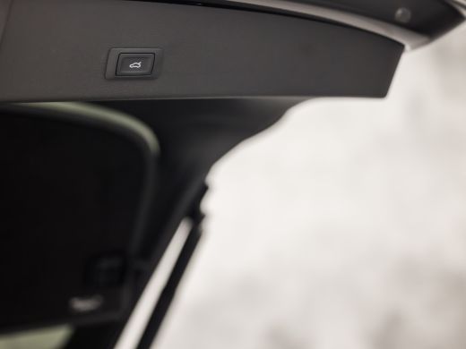 Audi e-tron 50 quattro 71 kWh S-Line Sport 313Pk Automaat (PANORAMADAK, LUCHTVERING, APPLE CARPLAY, GROOT NAV... ActivLease financial lease