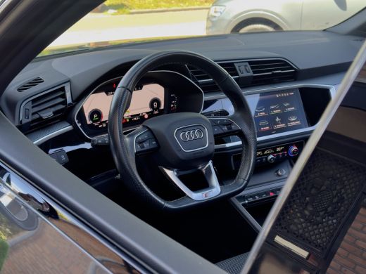 Audi Q3 45 TFSI e AUT6 S-LINE EDITION PANODAK LEDER NAVI DIGI-DASH APPLE-CARPLAY LED LMV PDC ActivLease financial lease