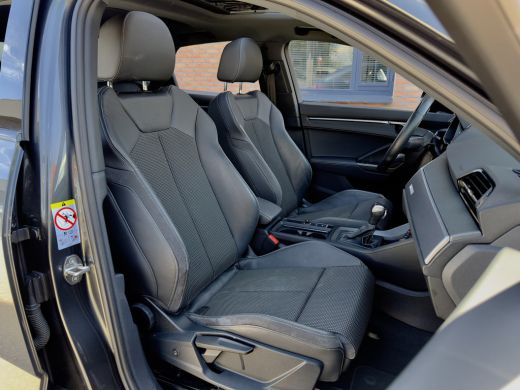 Audi Q3 45 TFSI e AUT6 S-LINE EDITION PANODAK LEDER NAVI DIGI-DASH APPLE-CARPLAY LED LMV PDC ActivLease financial lease