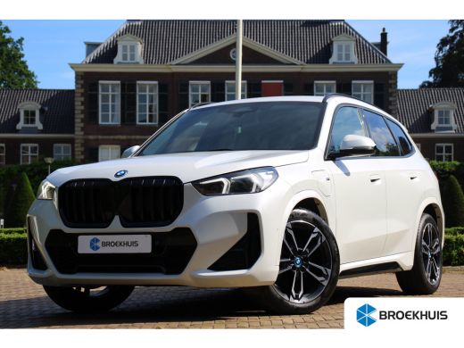 BMW X1 25 e xDrive M Sport | WEGKLAPBARE TREKHAAK | STOELVERWARMING | M-SPORT | CAMERA | PARK SENS V+A |... ActivLease financial lease