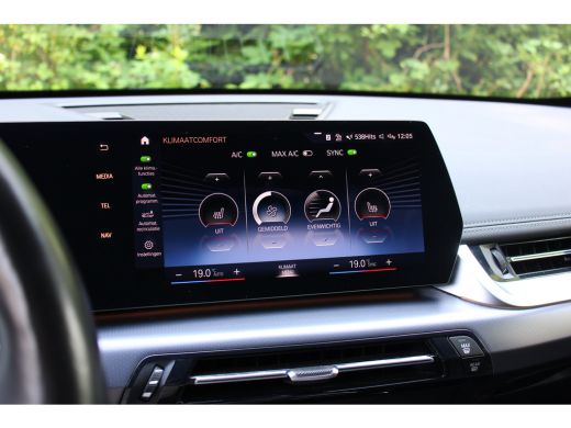 BMW X1 25 e xDrive M Sport | WEGKLAPBARE TREKHAAK | STOELVERWARMING | M-SPORT | CAMERA | PARK SENS V+A |... ActivLease financial lease