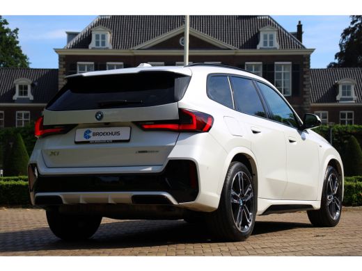 BMW X1 25 e xDrive M Sport | WEGKLAPBARE TREKHAAK | STOELVERWARMING | M-SPORT | CAMERA | PARK SENS V+A |... ActivLease financial lease