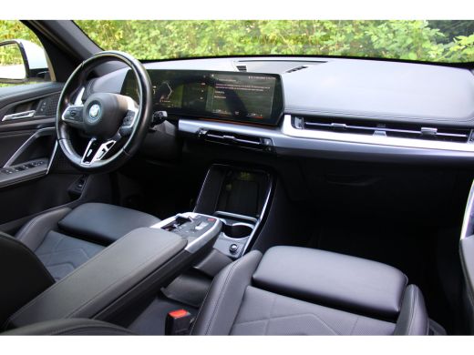 BMW X1 25 e xDrive M Sport | WEGKLAPBARE TREKHAAK | STOELVERWARMING | M-SPORT | CAMERA | PARK SENS V+A |... ActivLease financial lease