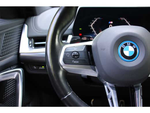 BMW X1 25 e xDrive M Sport | WEGKLAPBARE TREKHAAK | STOELVERWARMING | M-SPORT | CAMERA | PARK SENS V+A |... ActivLease financial lease
