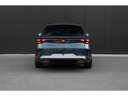 CUPRA Leon Sportstourer 1.5 TSI e-Hybrid 204pk Business | Panoramadak | Sennheiser | Camera | 18" | Alcantara ActivLease financial lease