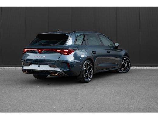 CUPRA Leon Sportstourer 1.5 TSI e-Hybrid 204pk Business | Panoramadak | Sennheiser | Camera | 18" | Alcantara ActivLease financial lease