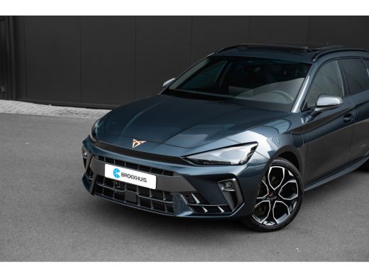 CUPRA Leon Sportstourer 1.5 TSI e-Hybrid 204pk Business | Panoramadak | Sennheiser | Camera | 18" | Alcantara ActivLease financial lease