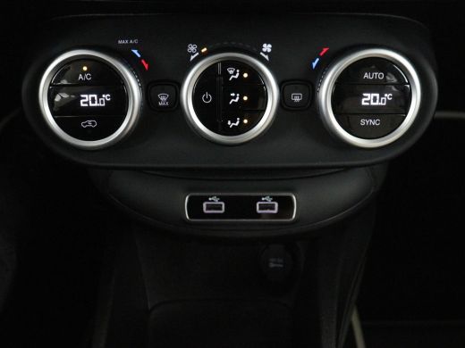 Fiat 500X 1.5 MHEV Yacht Club Capri | Vouwdak | Leder | Adaptive cruise | Camera | Carplay | Navigatie | Cl... ActivLease financial lease
