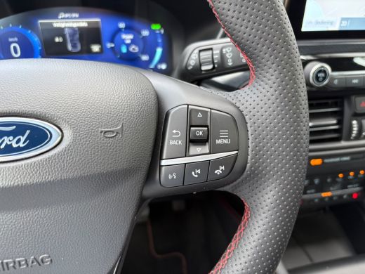 Ford Kuga 2.5 PHEV ST-Line Pano-dak/Camera/Elektr.-klep/Winter-pack/Parkeerhulp ActivLease financial lease