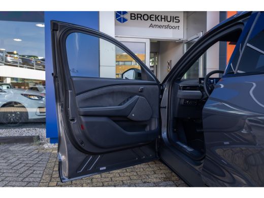Ford Mustang Mach-E Mach-E GT Extended AWD 98 kWh 487pk | Pano | Trekhaak | B&O audio | Cruise adaptief | 20'' | 360 ... ActivLease financial lease