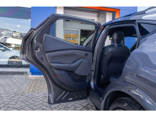 Ford Mustang Mach-E Mach-E GT Extended AWD 98 kWh 487pk | Pano | Trekhaak | B&O audio | Cruise adaptief | 20'' | 360 ... ActivLease financial lease
