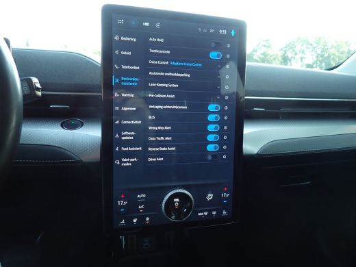 Ford Mustang Mach-E Mach-E RWD 75 kWh / SOH 92% / CARPLAY / 360&deg;CAMERA / STOEL-STUURVERWARMING ActivLease financial lease
