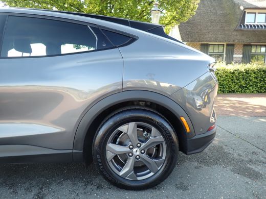 Ford Mustang Mach-E Mach-E RWD 75 kWh / SOH 92% / CARPLAY / 360&deg;CAMERA / STOEL-STUURVERWARMING ActivLease financial lease