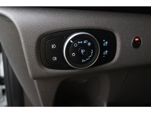 Ford Transit Custom 300 2.0 TDCI L2H1 Limited Automaat | Laadruimte Pakket | Navigatie | Stoelverwarming | Lichtmetal... ActivLease financial lease