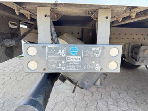 Iveco Daily 35S16 2.3 Automaat Bakwagen Laadklep Climate Control Meubelbak Koffer ActivLease financial lease