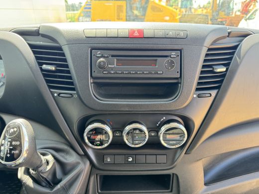 Iveco Daily 35S16 2.3 Automaat Bakwagen Laadklep Climate Control Meubelbak Koffer ActivLease financial lease