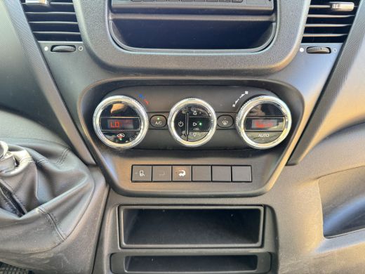Iveco Daily 35S16 2.3 Automaat Bakwagen Laadklep Climate Control Meubelbak Koffer ActivLease financial lease