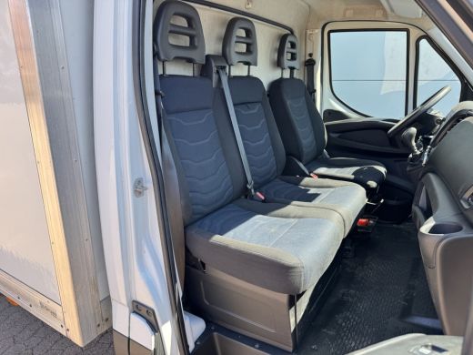 Iveco Daily 35S16 2.3 Automaat Bakwagen Laadklep Climate Control Meubelbak Koffer ActivLease financial lease