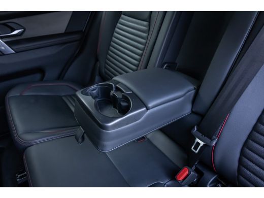 Land Rover Discovery Sport P300e 1.5 R-Dynamic SE | Trekhaak | Meridian audio | Camera | Cruise adaptief | Leder | Elec.stoe... ActivLease financial lease
